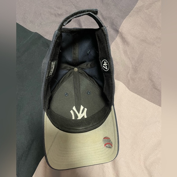 Hat - Picture 2 of 3